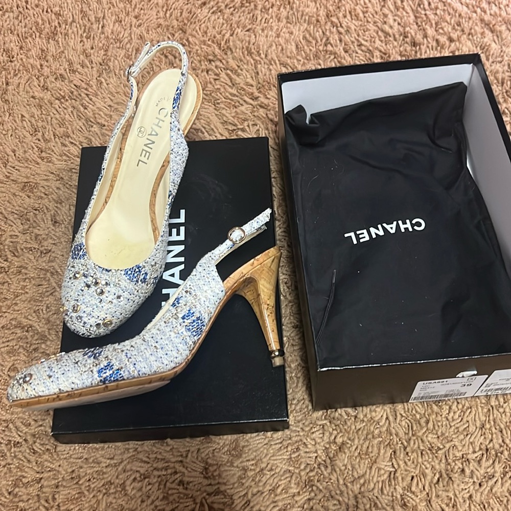 Like New Authentic Chanel tweed heel sling pump sandal 39 logo